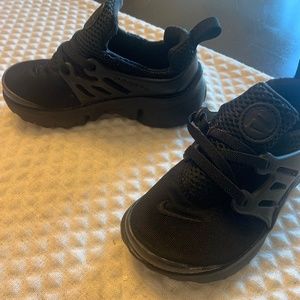 Toddler all black Nike Prestos size 9 (toddler)